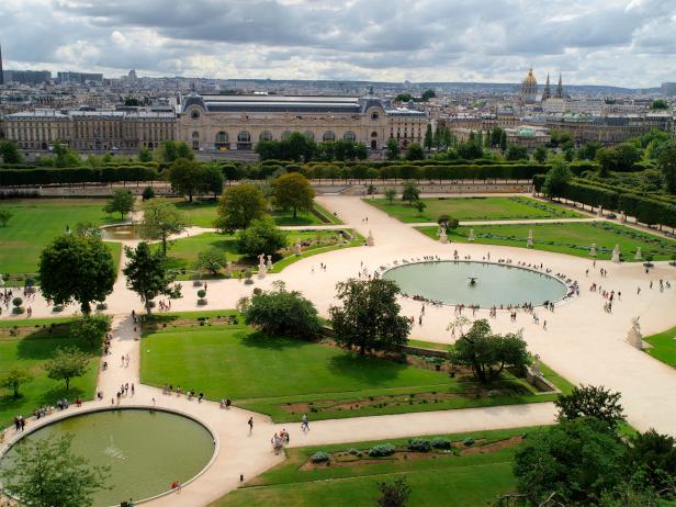 Jardin des tuileries, gardens, Paris, France