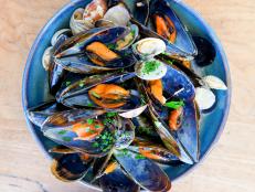 close-up, mussels, dish, food, wooden table,
