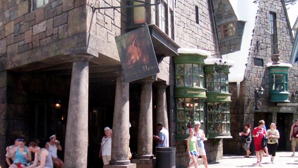The Wizarding World of Harry Potter : Family : Travel Channel
