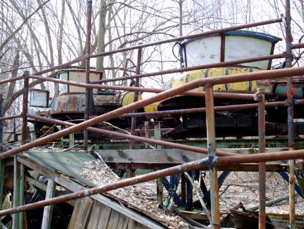 17 Eerie Abandoned Amusement Parks Across the U.S.