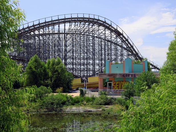 Top 15 Largest Abandoned Amusement Parks 