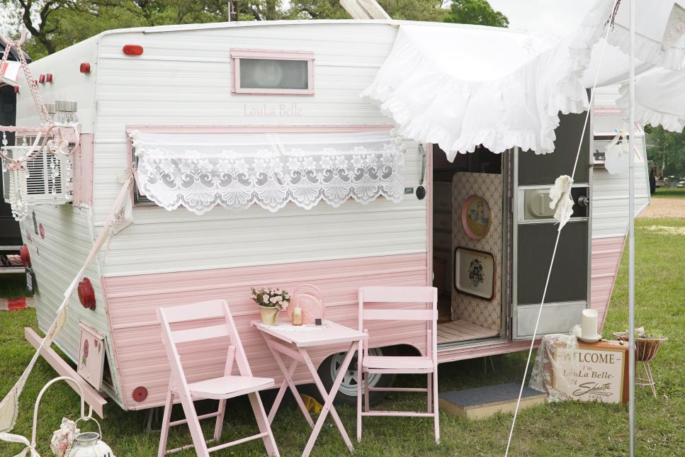 Vintage Trailers as Seen at a Sisters on the Fly Rally | Travel Channel