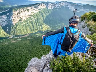outdoors and advenutre, adventure travel, extreme, france, canyon jumping, wing suit