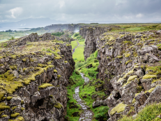 Yes, you can see Iceland’s glaciers, waterfalls and volcanoes without breaking the bank.