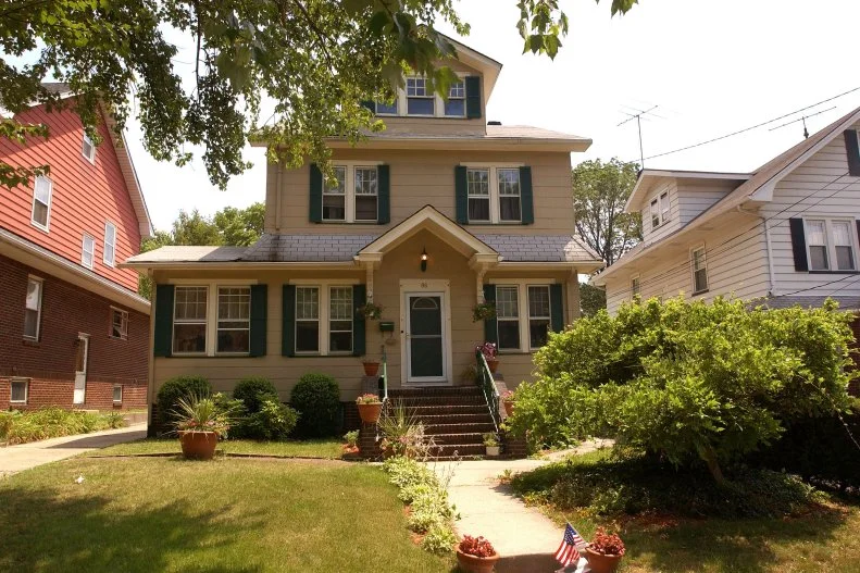 NUTLEY, NJ - JULY 3:  The dutch colonial home that Martha Stewart grew up in is shown July 3, 2002 in Nutley, New Jersey. Congressional investigators are looking into whether Stewart had inside knowledge before she sold nearly 4,000 shares of ImClone stock, a day before the FDA denied their experimental drug for combating colorectal cancer.  (Photo by Spencer Platt/Getty Images)