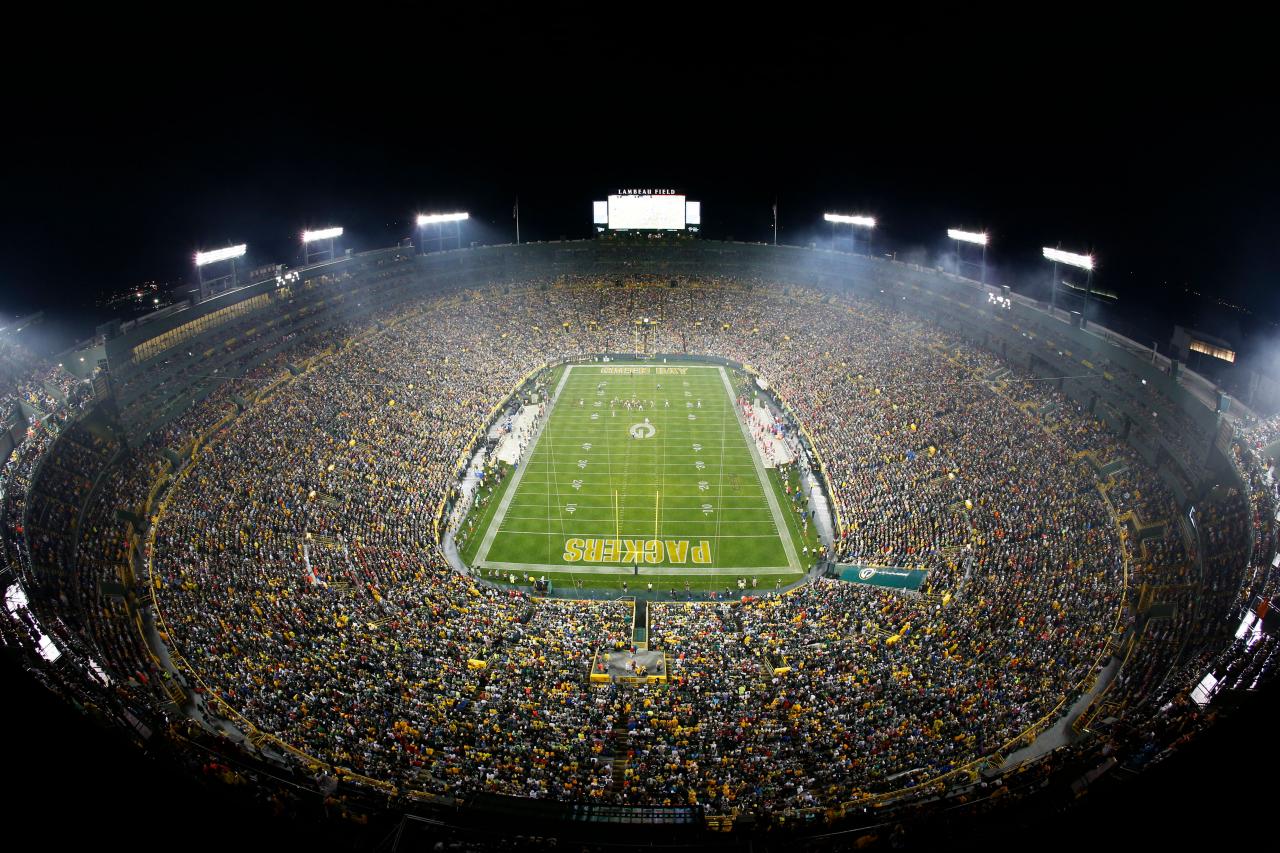 Lambeau Field tours having record summer