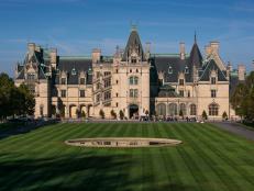 Built between 1889 and 1895, the Biltmore Estate in Asheville, North Carolina, clocks in at 178,926 square feet, making it the largest privately owned home in America. A staggering example of Gilded Age extravagance, the home features 65 fireplaces, an indoor pool, a banquet hall with a 70-foot ceiling, and a bowling alley. Today, guests can stroll through the estate’s many rooms, taking in the elegant period furniture and other furnishings, which include 16th-century tapestries and a thousand-year-old Chinese porcelain bowl.