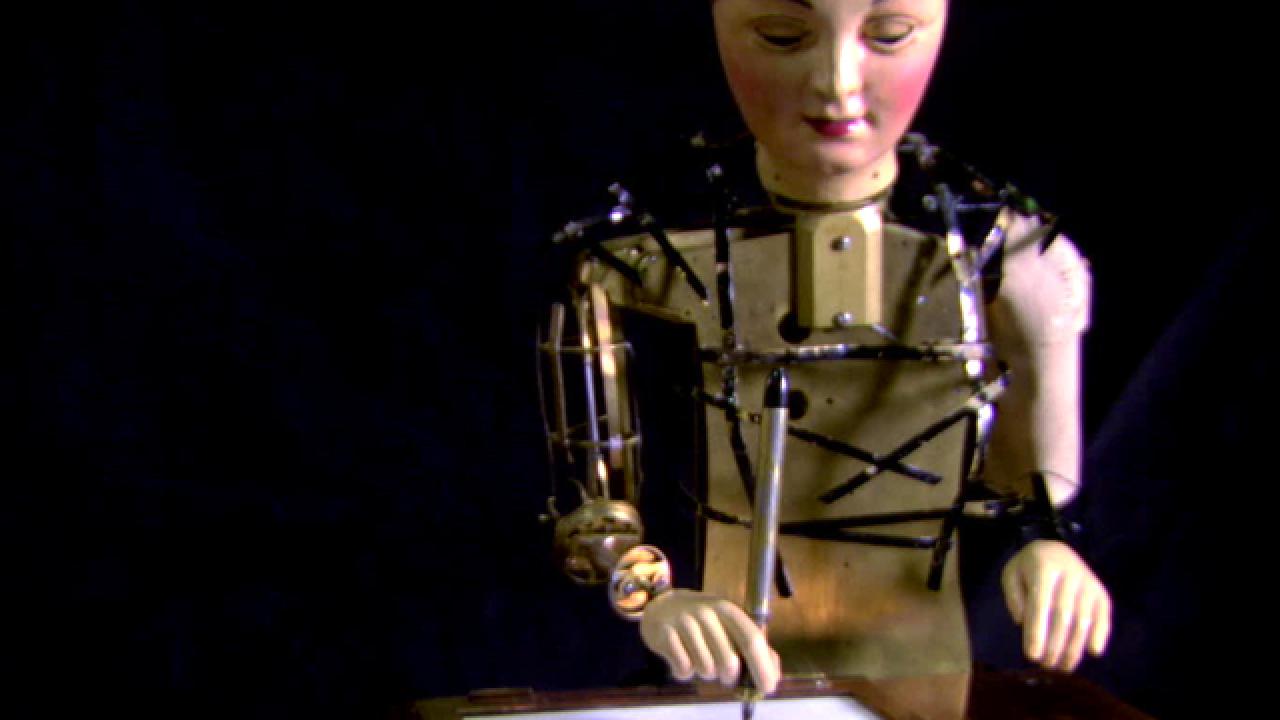 Amazing Robot From 1928 Draws