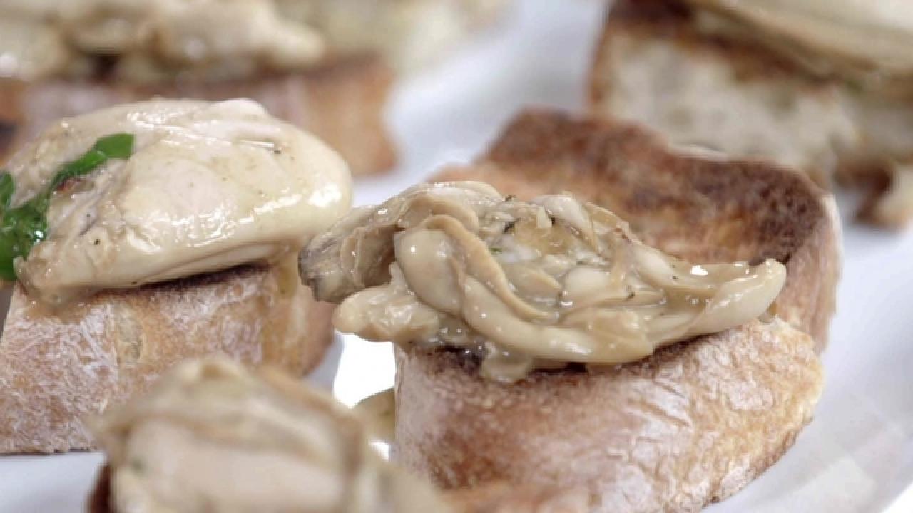 Andrew Zimmern's Peppered Oysters on Toast