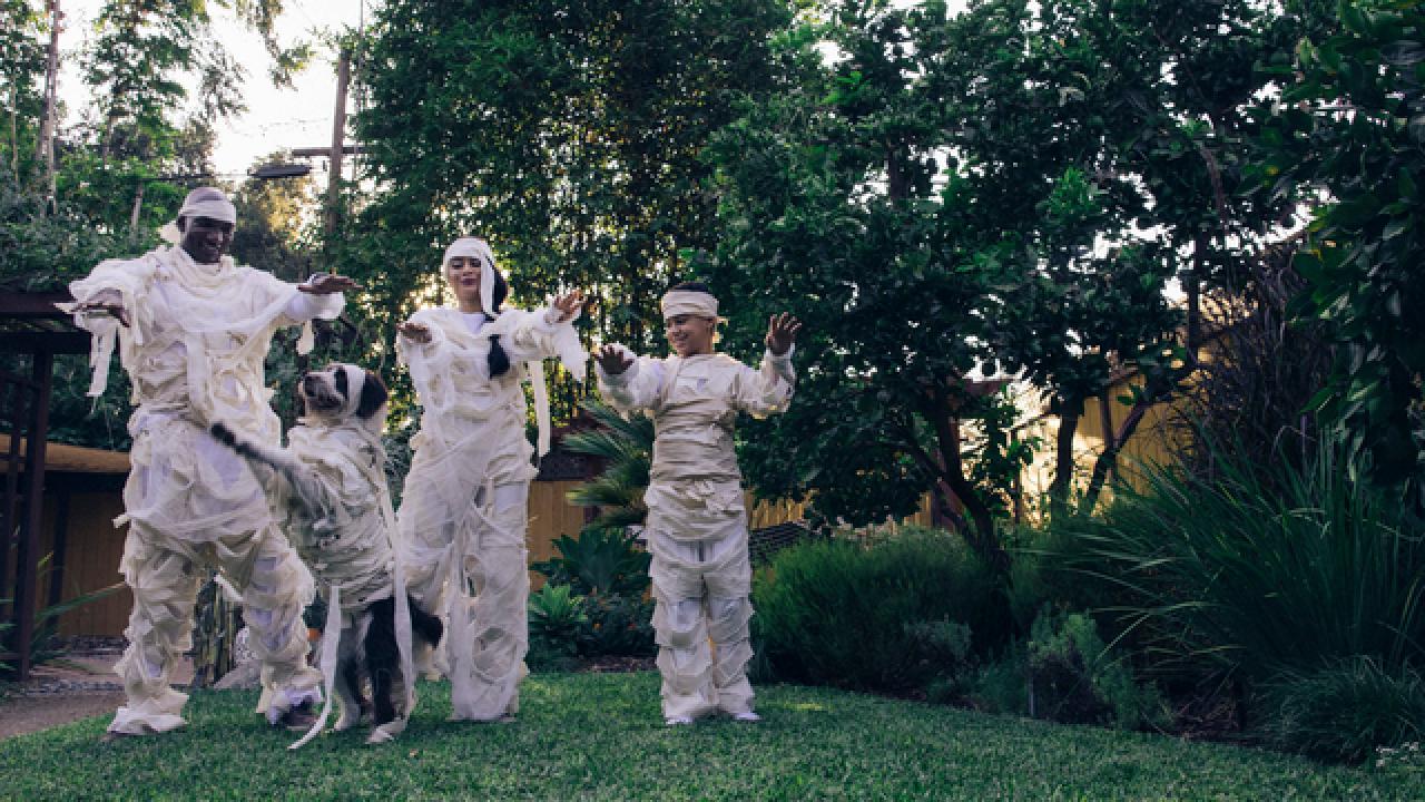 DIY Family Mummy Costume